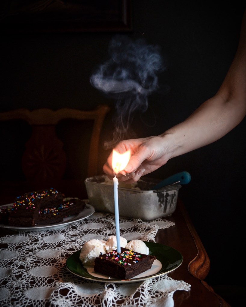 Birthday brownies with icing and sprinkles. Easy recipe from Cerise Chérie.